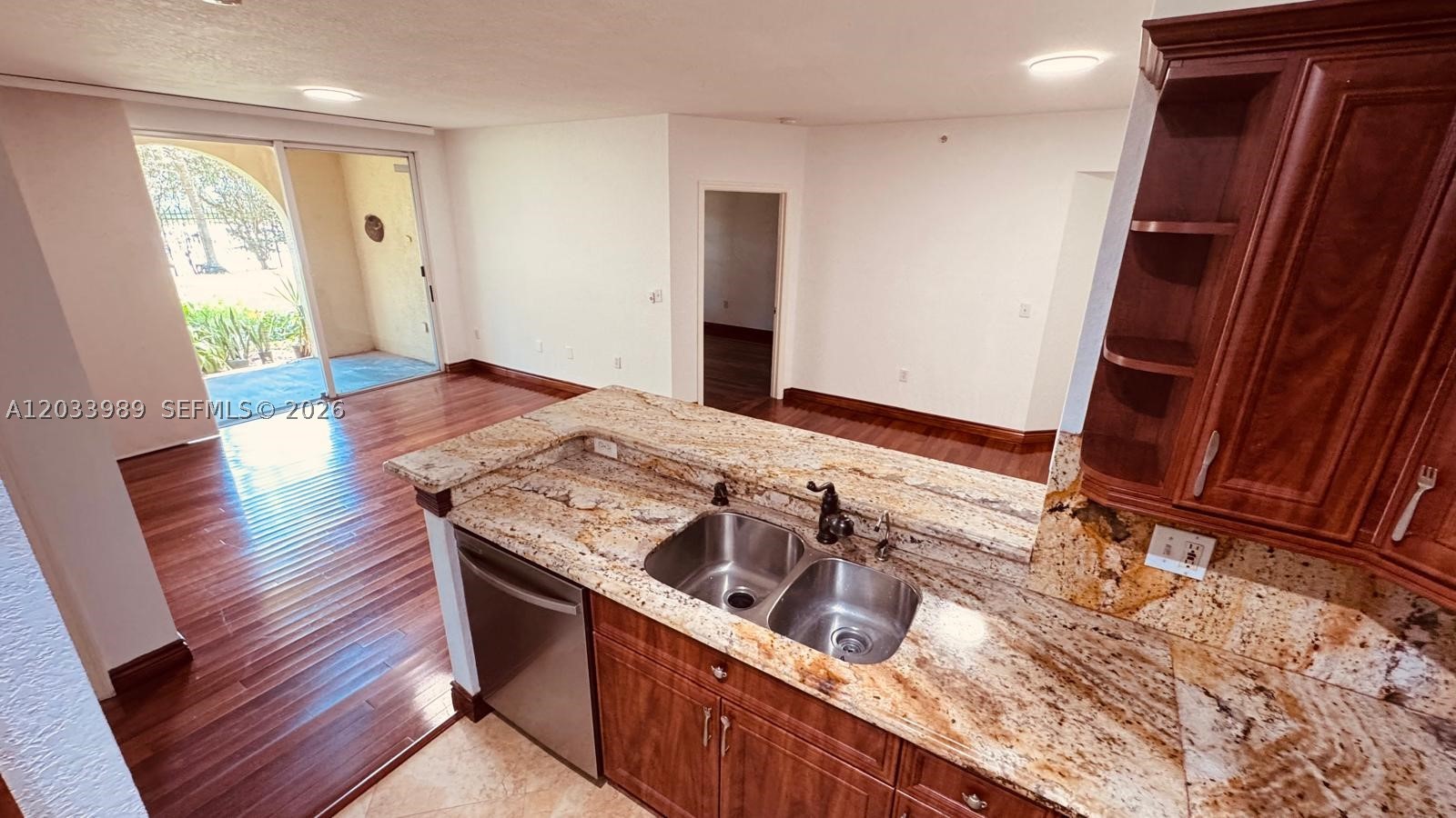 2516 Centergate Dr #102, Miramar FL 33025