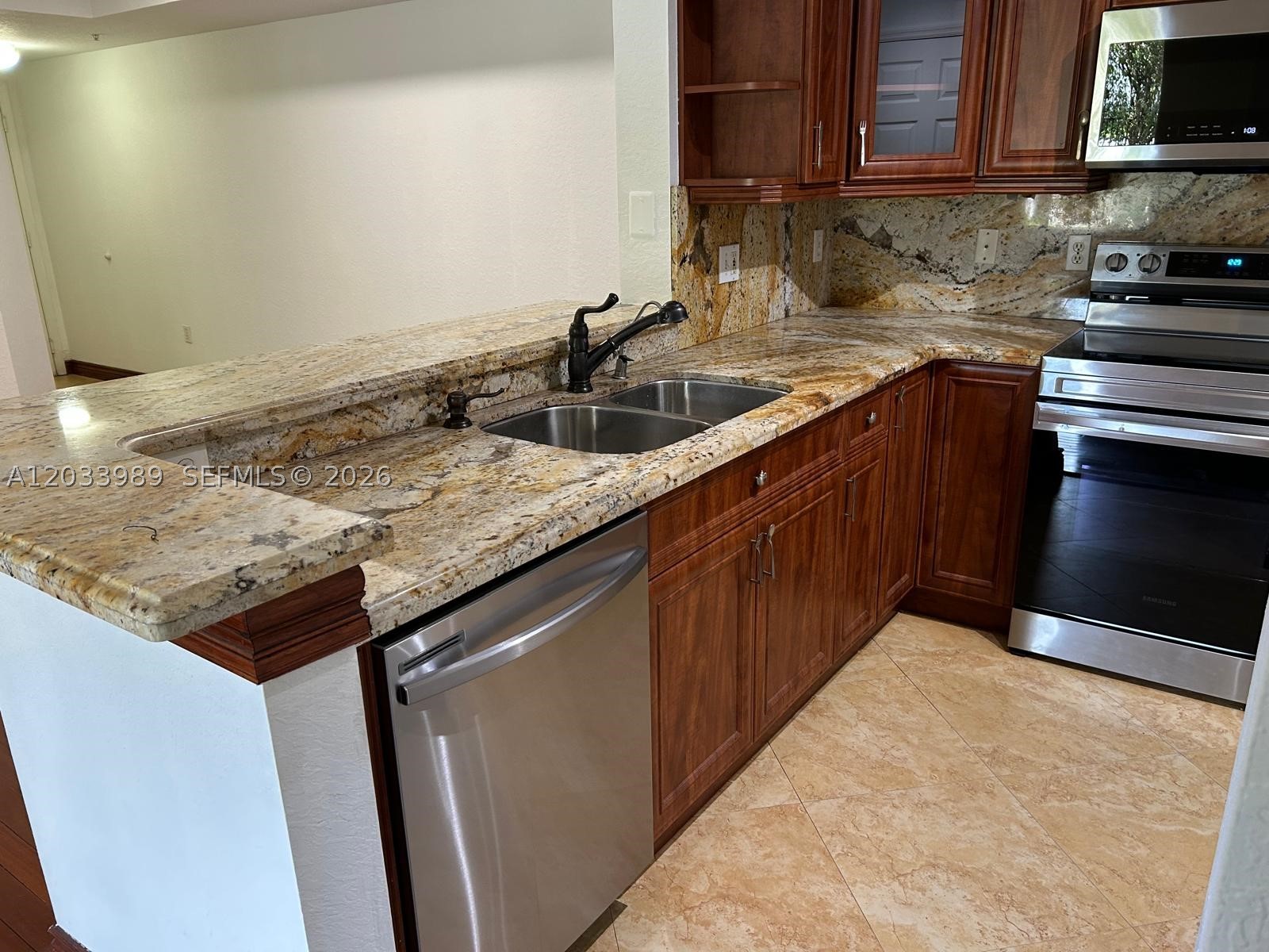 2516 Centergate Dr #102, Miramar FL 33025