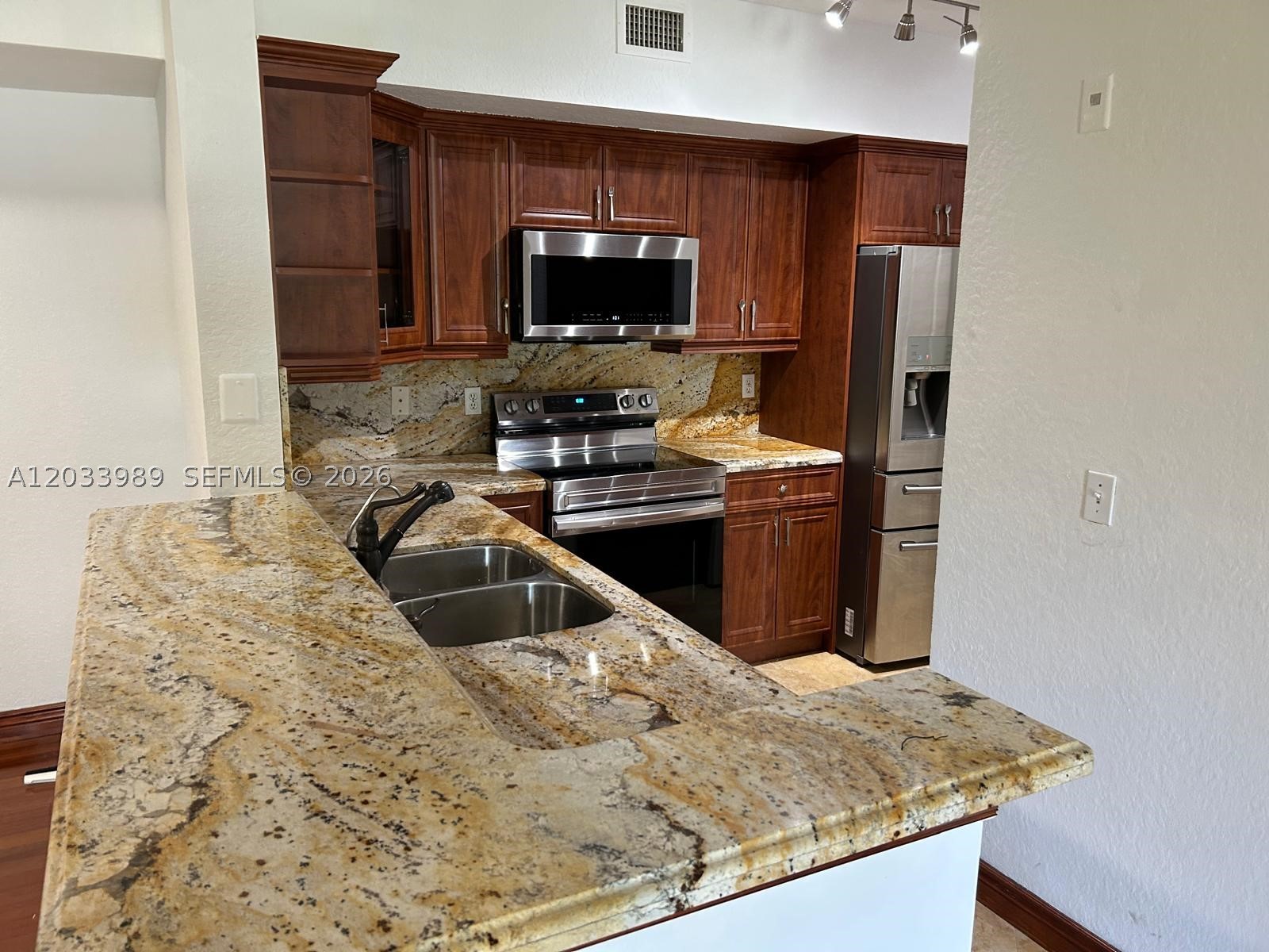 2516 Centergate Dr #102, Miramar FL 33025
