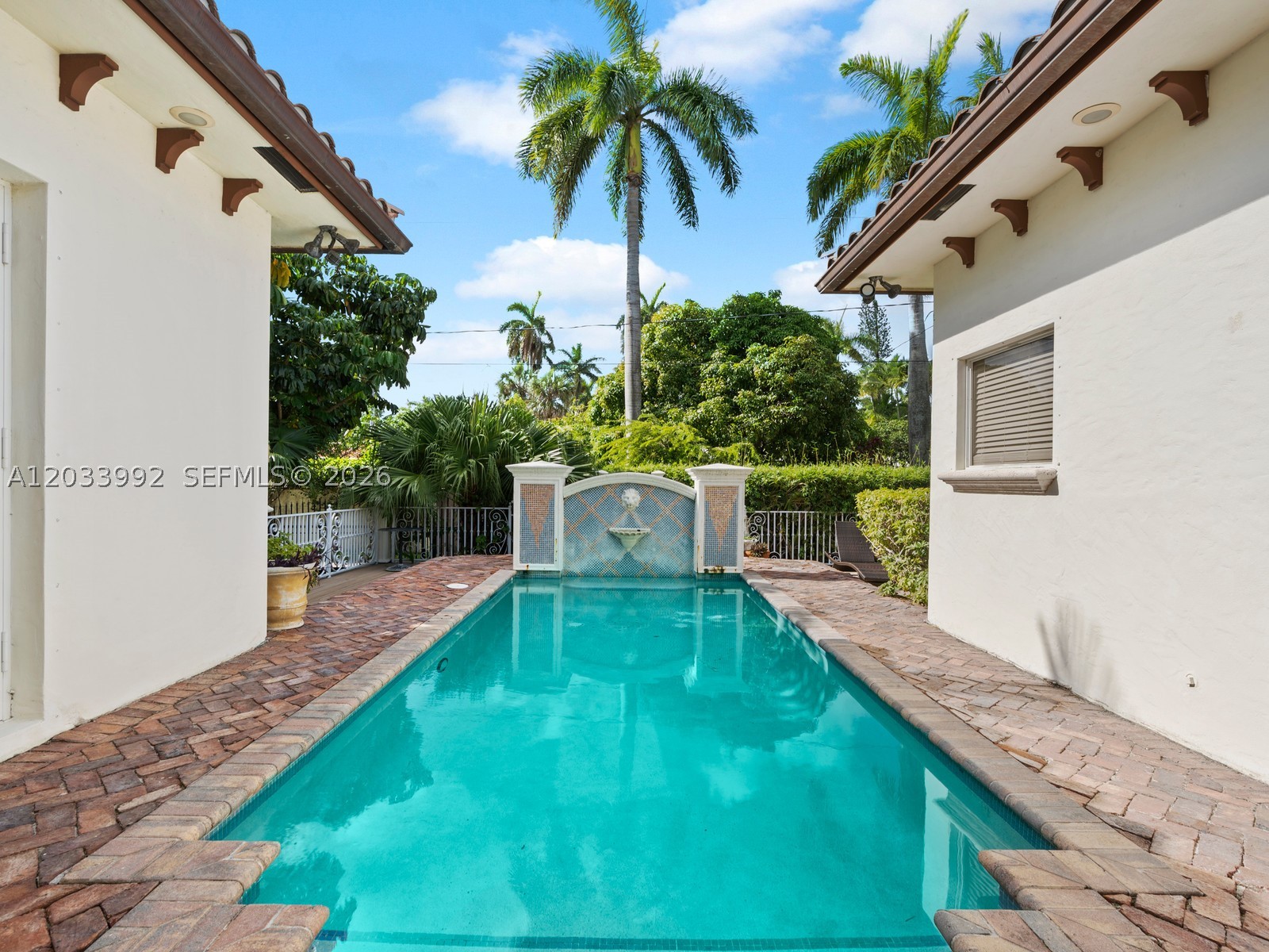 1223 Jackson St, Hollywood FL 33019