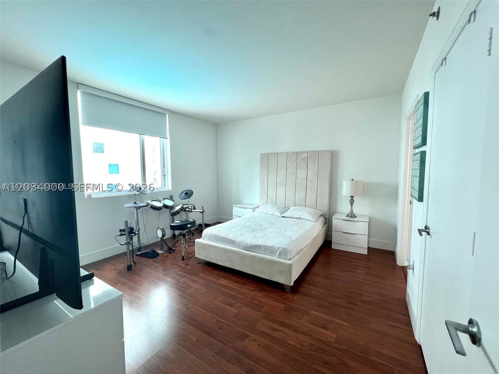 500 Brickell Ave #1410, Miami FL 33131