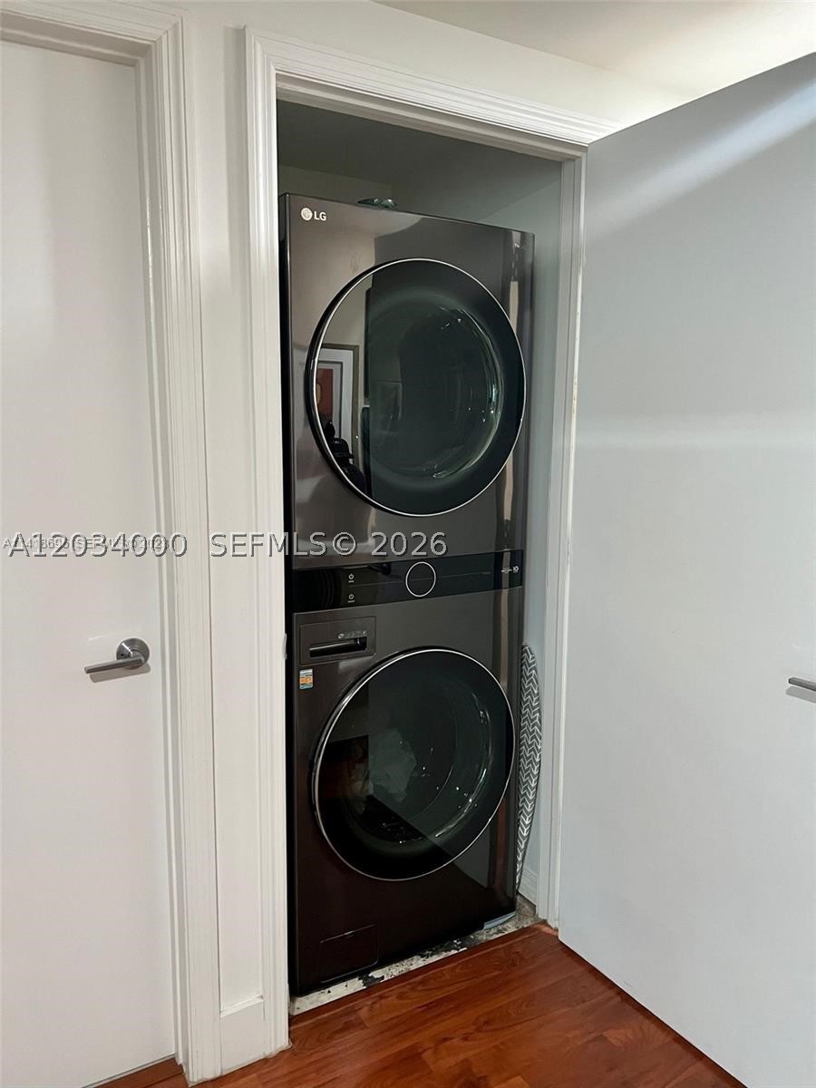 500 Brickell Ave #1410, Miami FL 33131