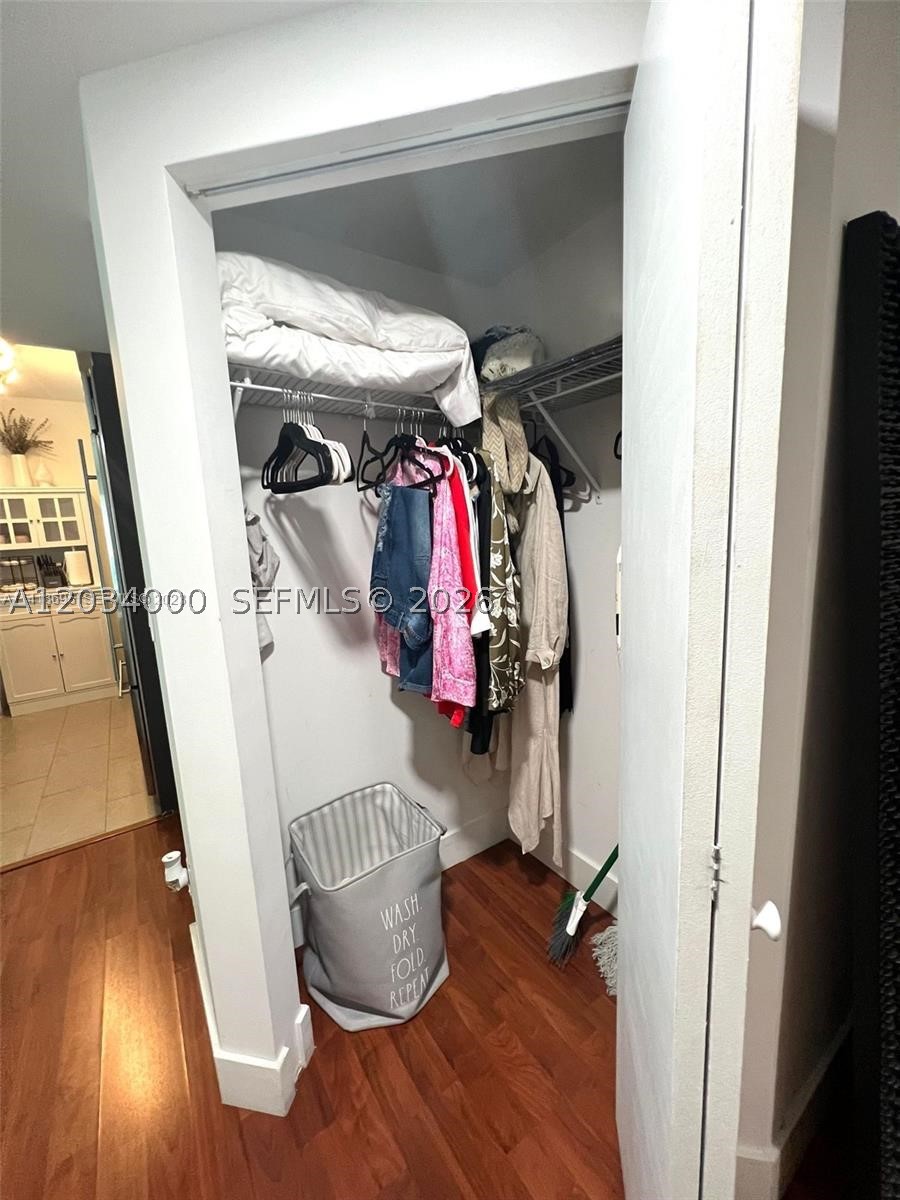 500 Brickell Ave #1410, Miami FL 33131