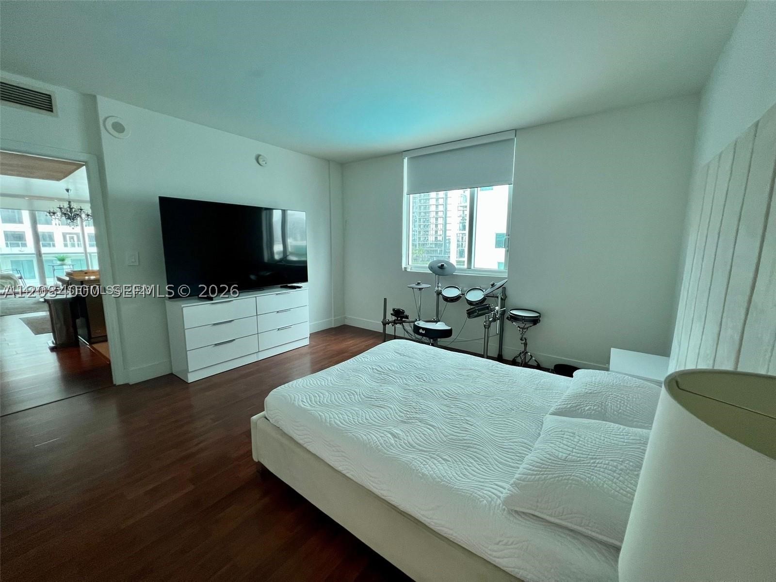 500 Brickell Ave #1410, Miami FL 33131