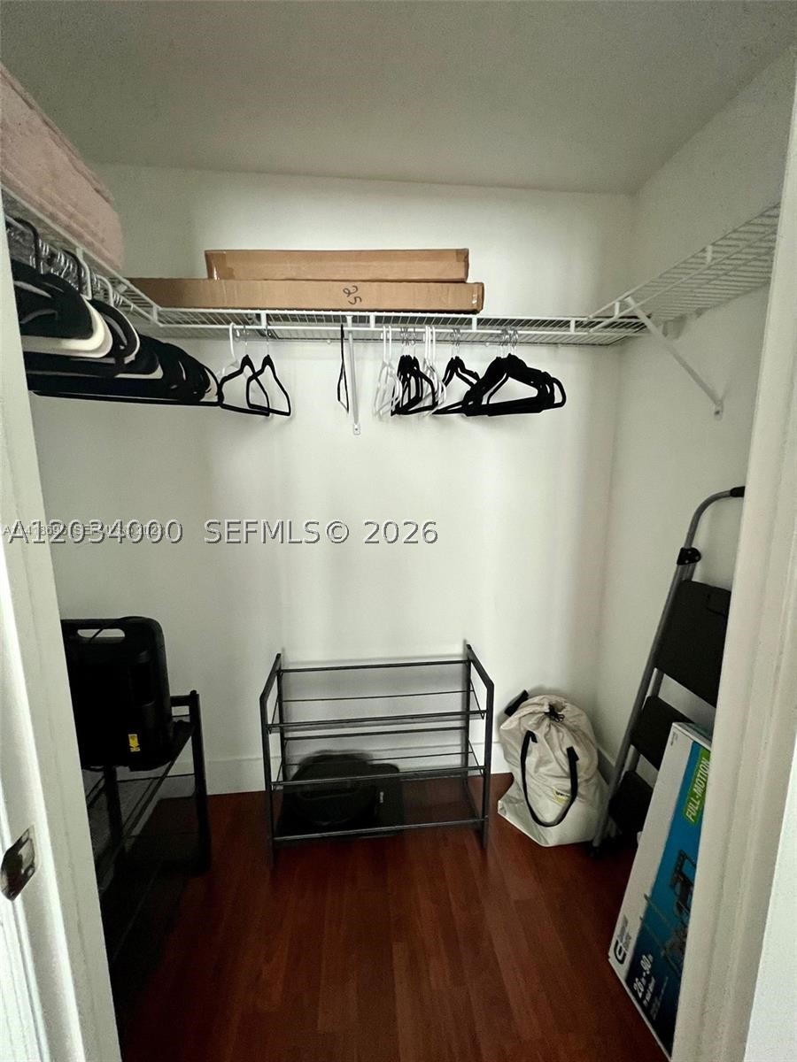 500 Brickell Ave #1410, Miami FL 33131