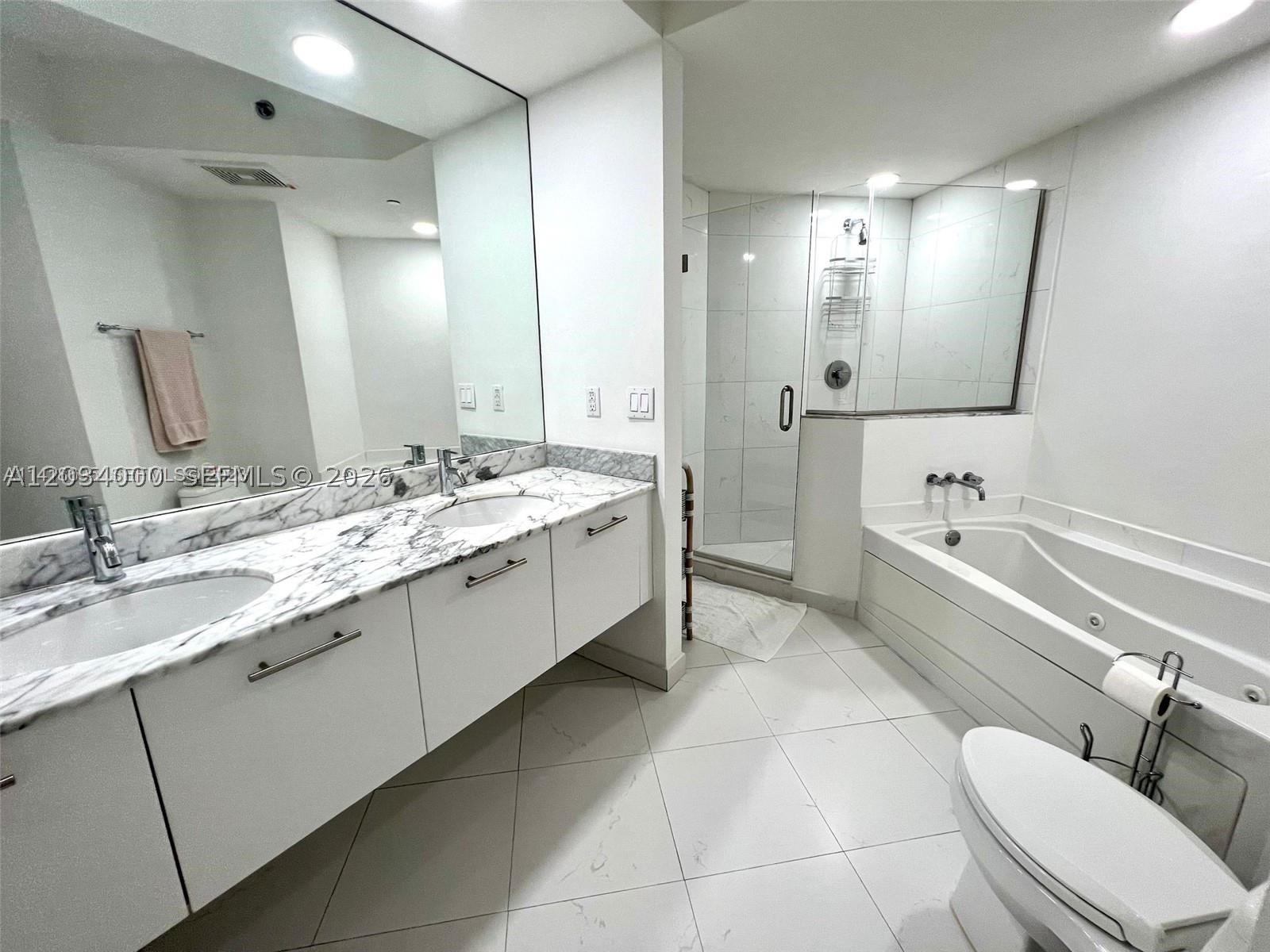 500 Brickell Ave #1410, Miami FL 33131