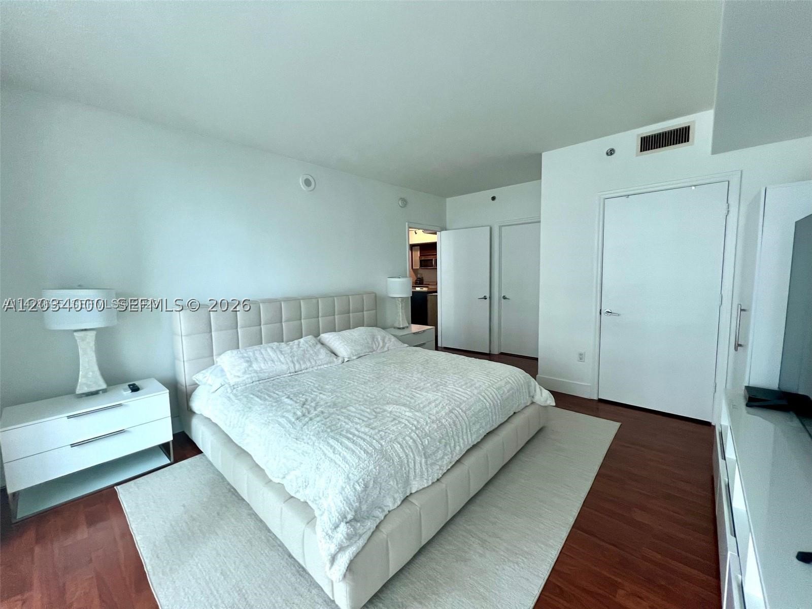 500 Brickell Ave #1410, Miami FL 33131