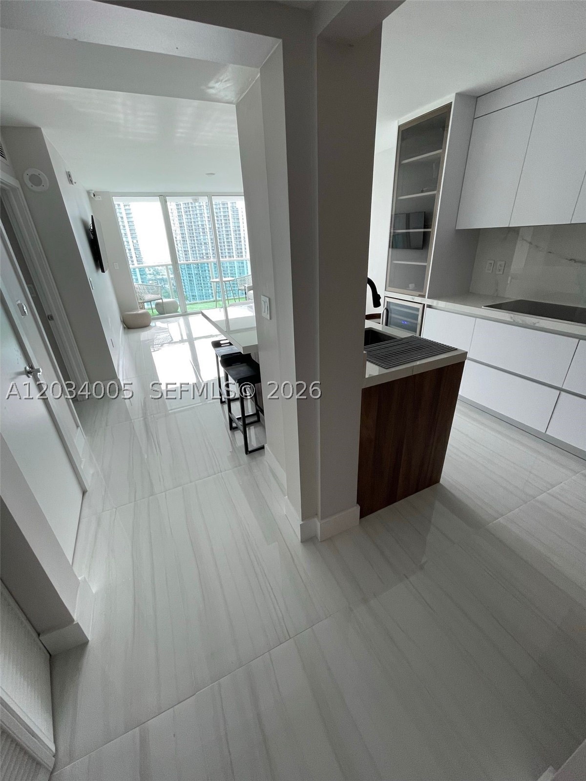 31 SE 5th St #3103, Miami FL 33131