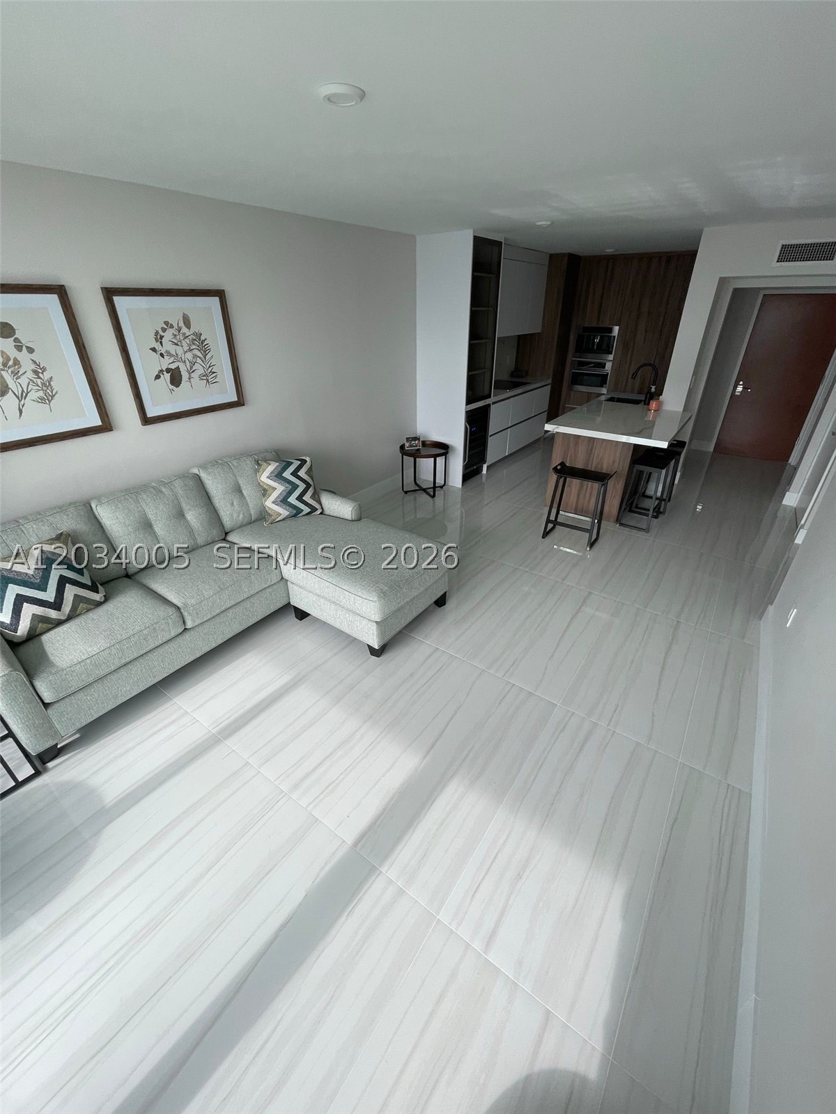 31 SE 5th St #3103, Miami FL 33131