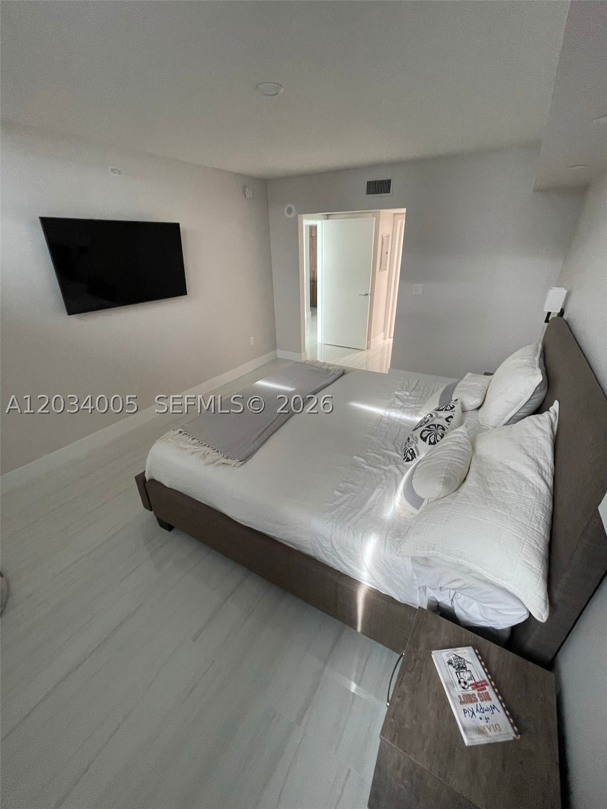 31 SE 5th St #3103, Miami FL 33131