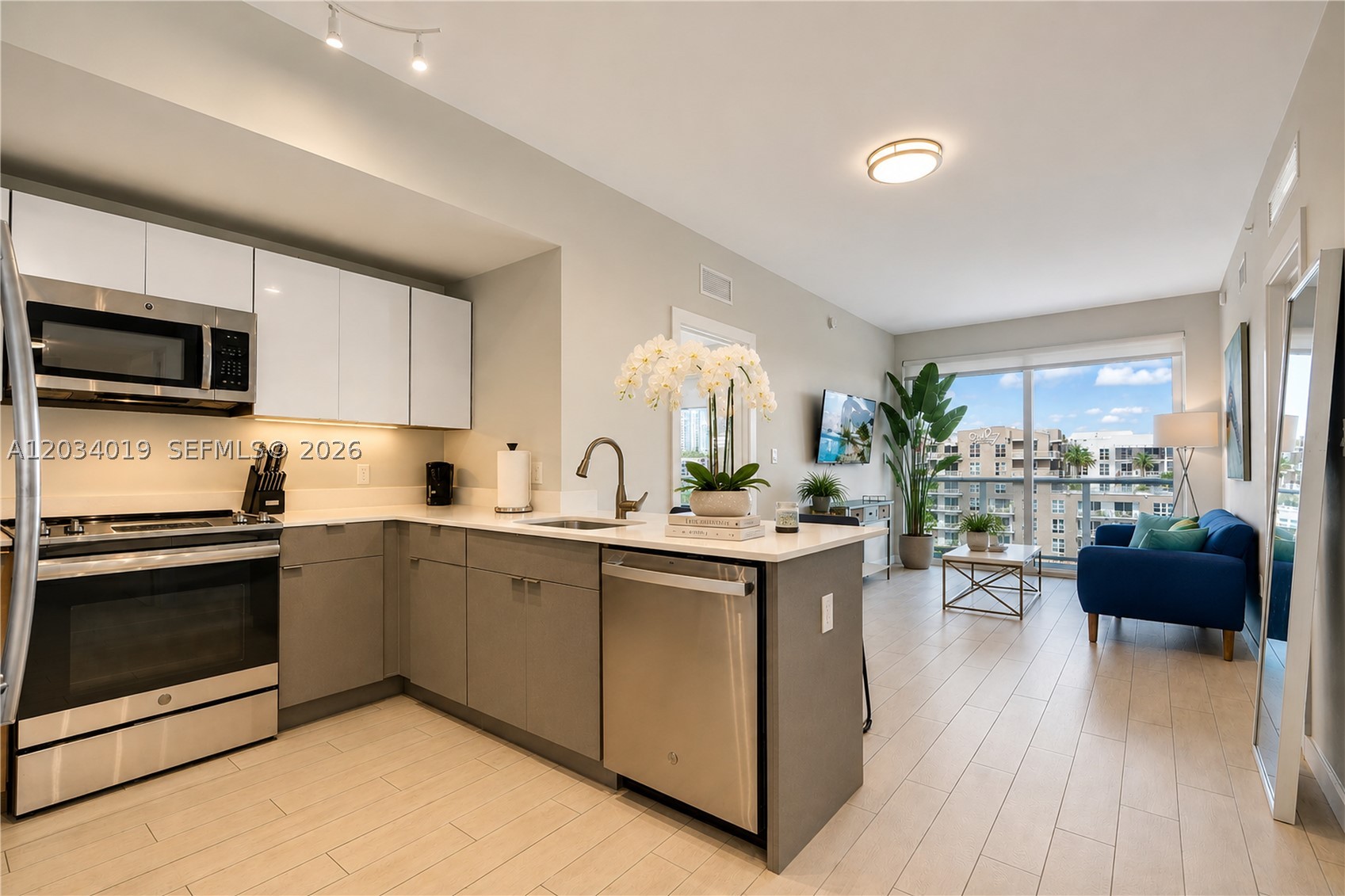 321 NE 26th St #806, Miami FL 33137
