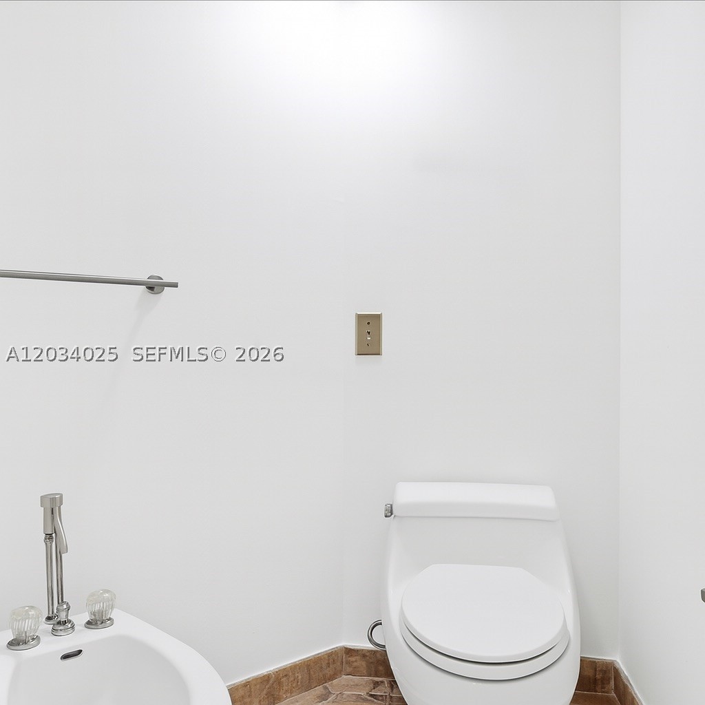 888 Brickell Key #2510, Miami FL 33131
