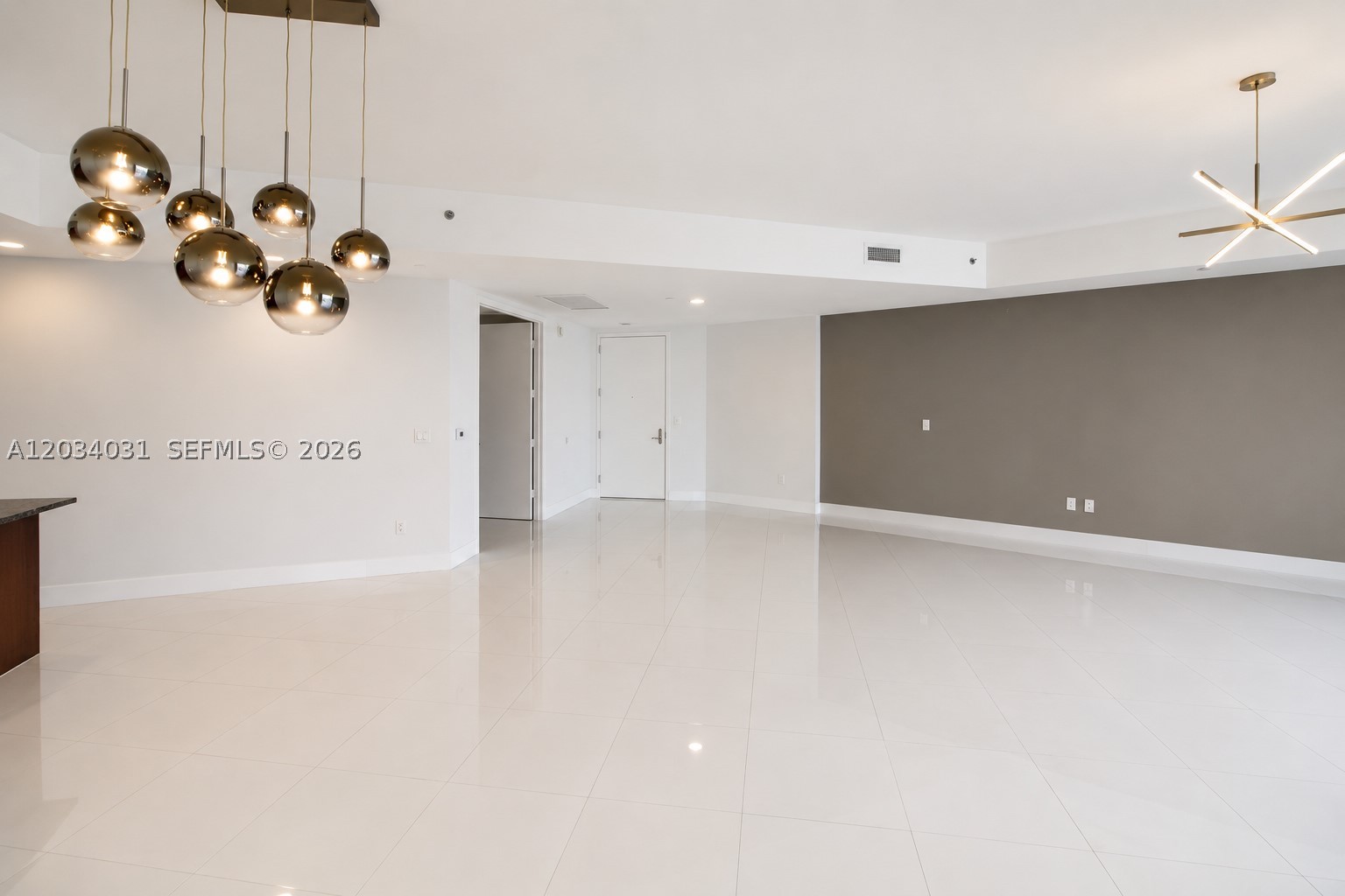 15901 Collins Ave #403, Sunny Isles Beach FL 33160