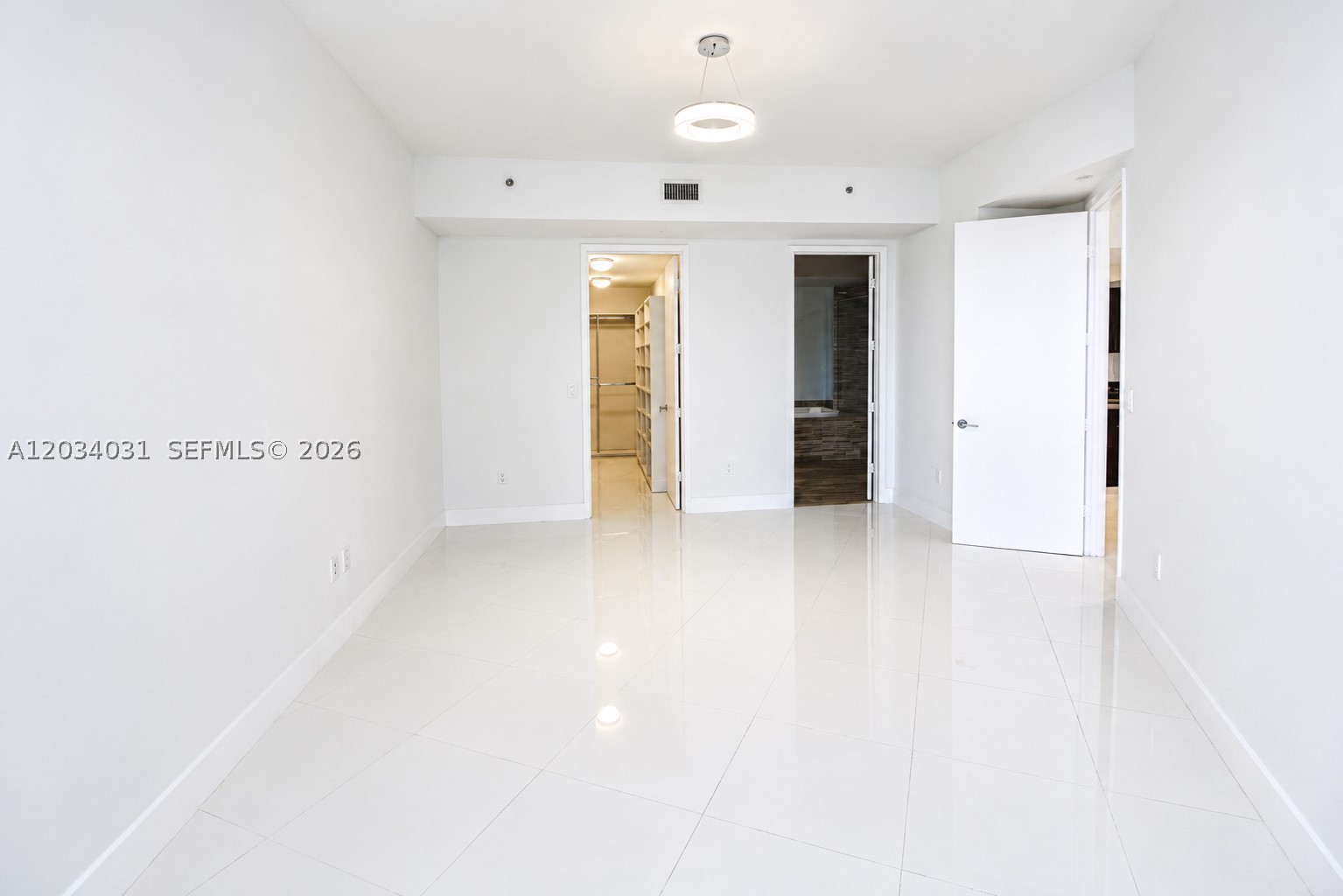 15901 Collins Ave #403, Sunny Isles Beach FL 33160