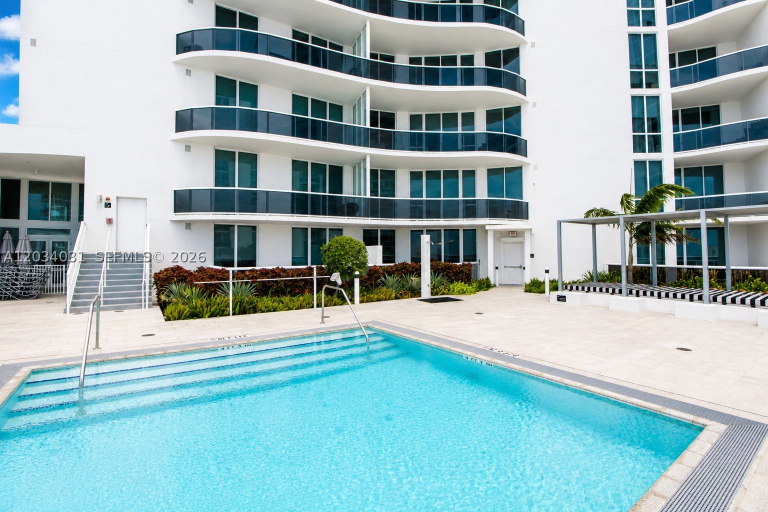 15901 Collins Ave #403, Sunny Isles Beach FL 33160