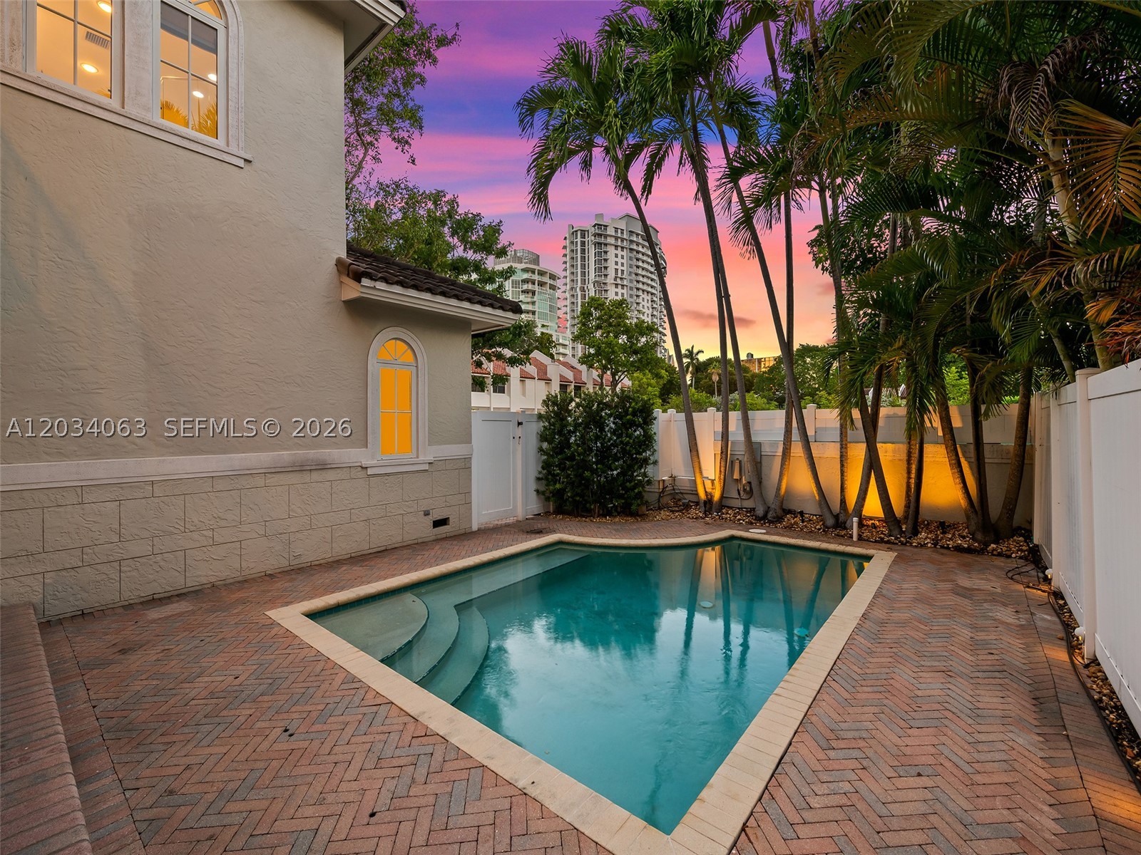 821 SE 2nd Ct, Fort Lauderdale FL 33301