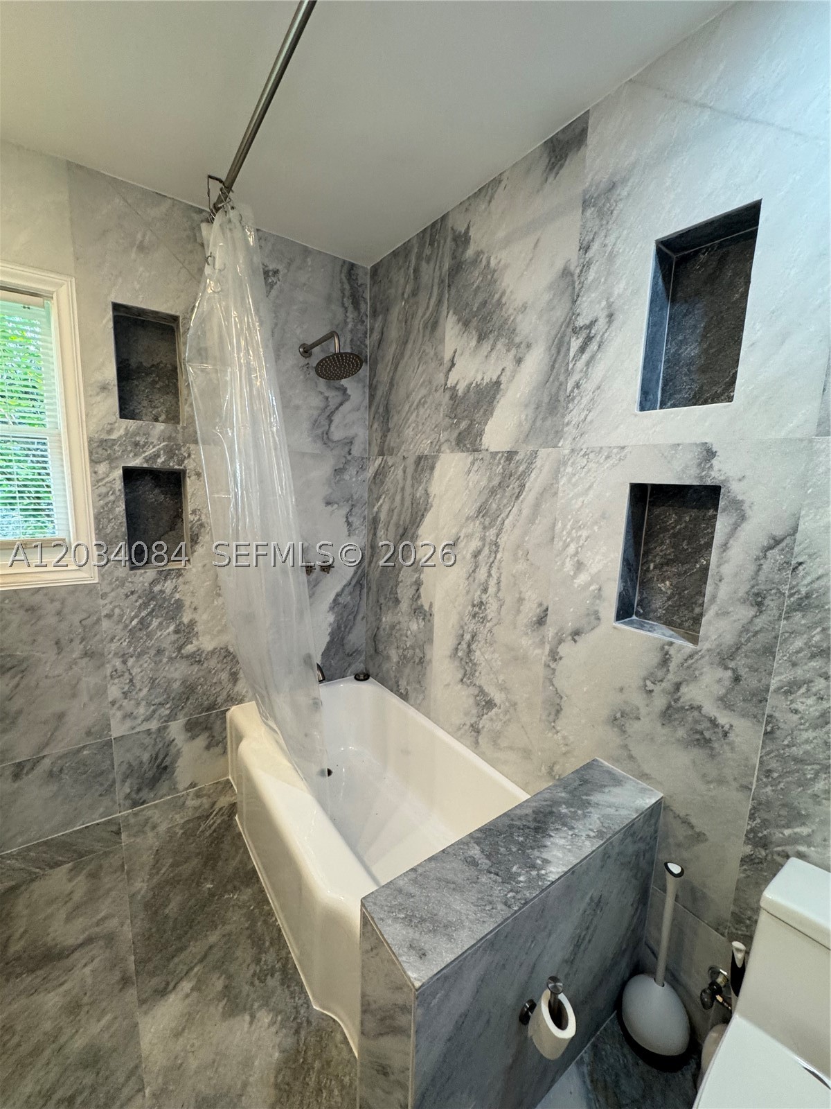 8238 NE 9th Ave, Miami FL 33138