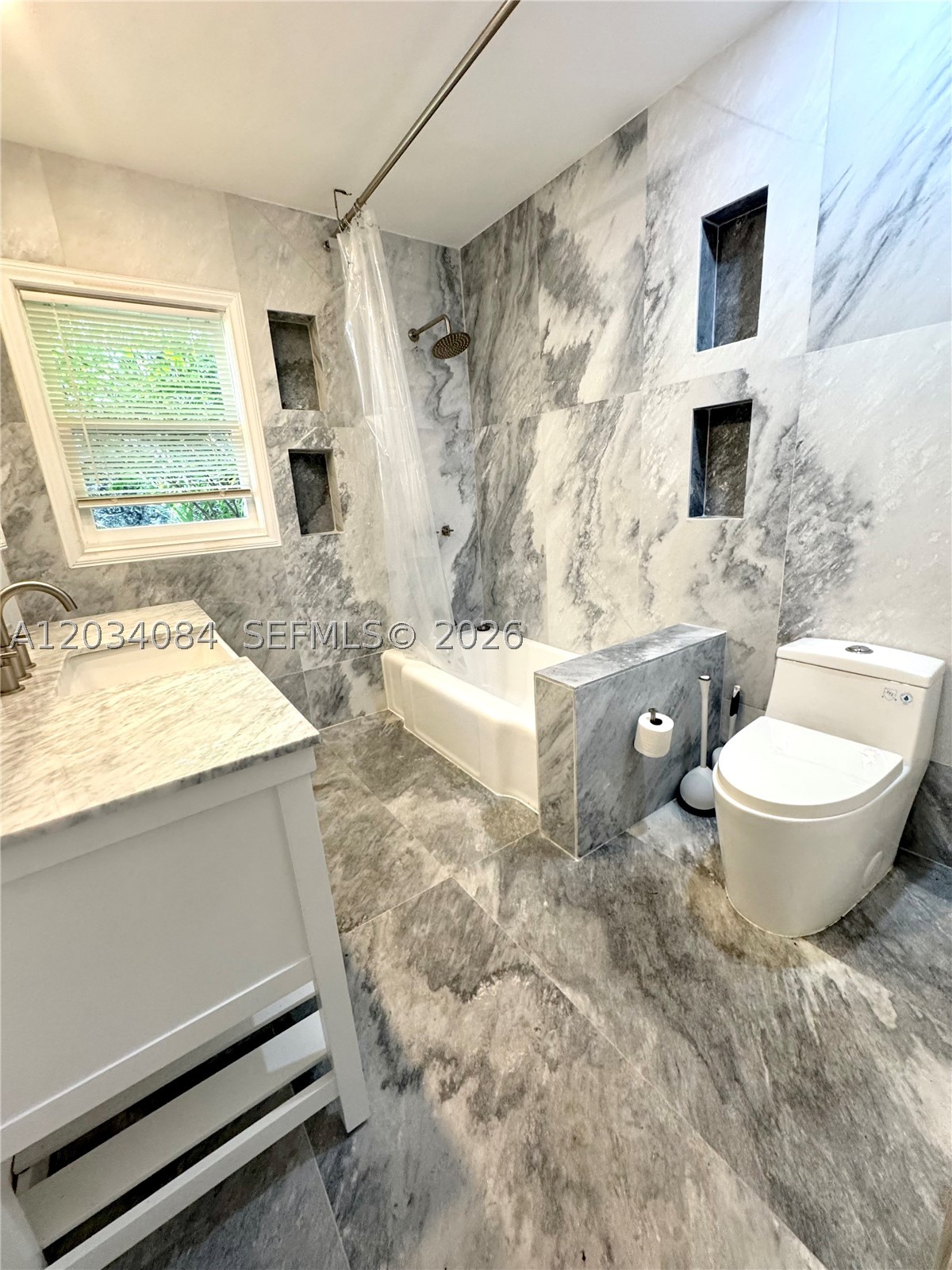 8238 NE 9th Ave, Miami FL 33138