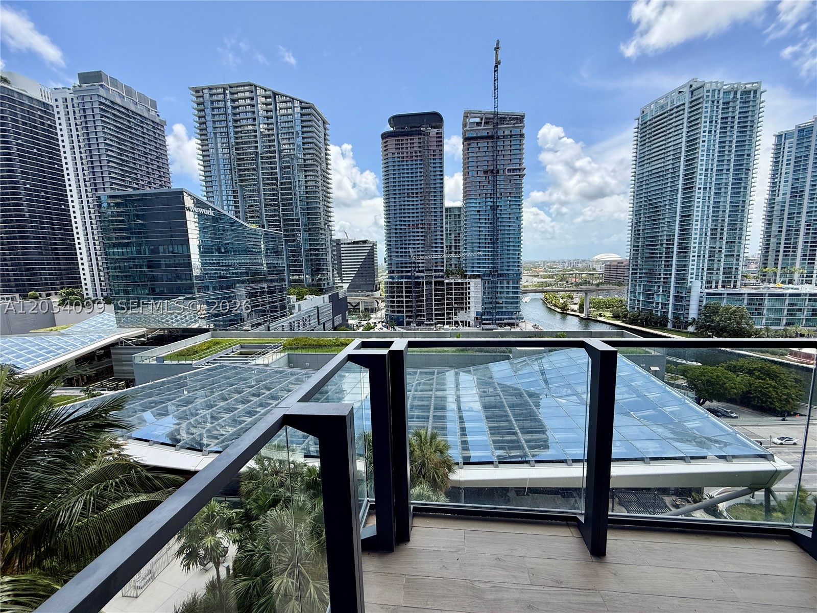 68 SE 6th St #1108, Miami FL 33131