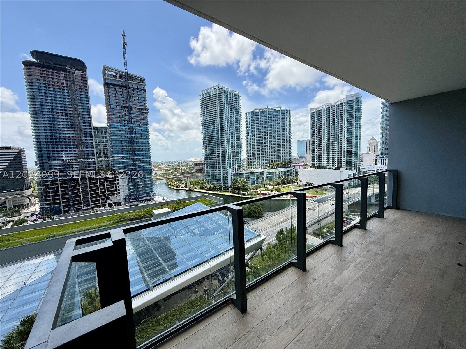 68 SE 6th St #1108, Miami FL 33131