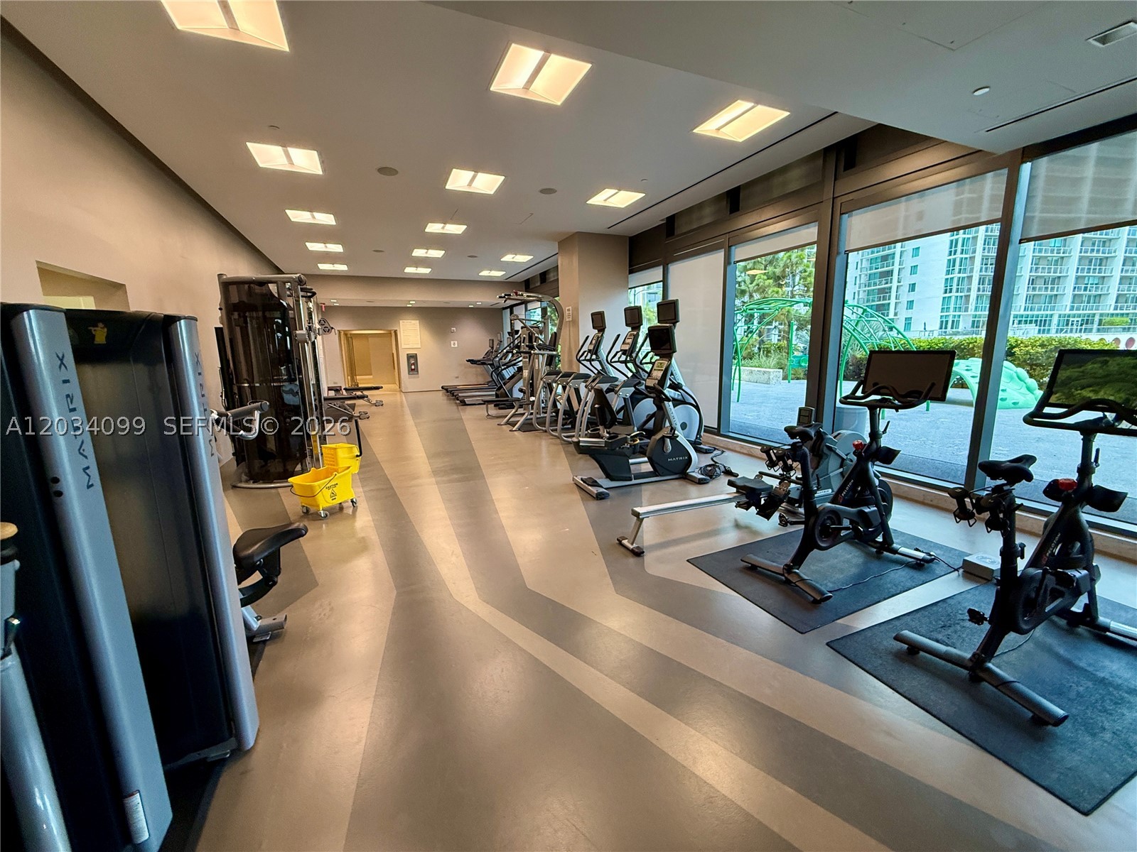68 SE 6th St #1108, Miami FL 33131