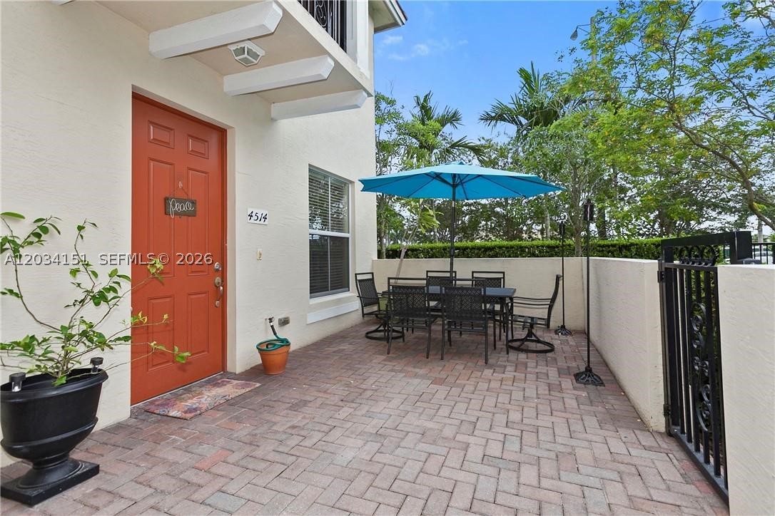 4514 Monarch Way, Coconut Creek FL 33073