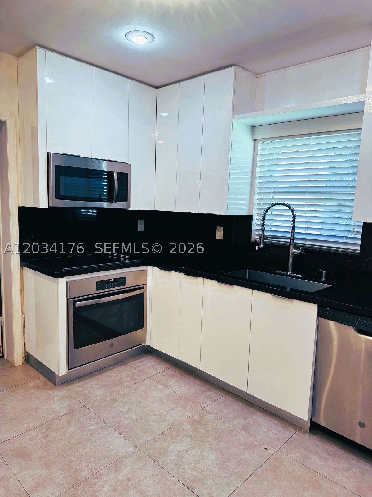 226 FLUVIA AV, Coral Gables FL 33134