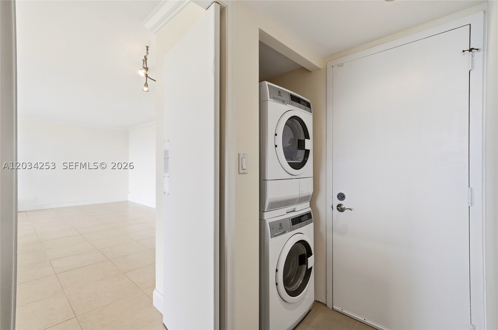 936 Intracoastal Dr #21B, Fort Lauderdale FL 33304