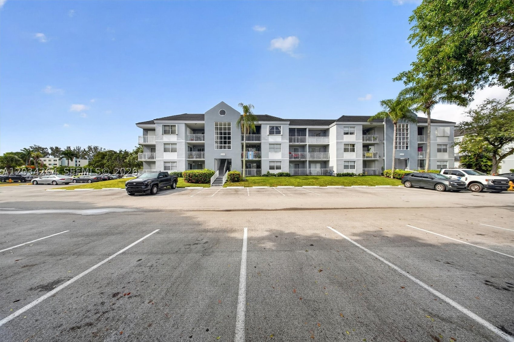 8540 SW 212th St #202, Cutler Bay FL 33189