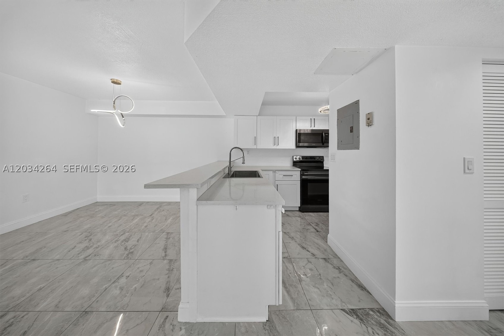 8540 SW 212th St #202, Cutler Bay FL 33189