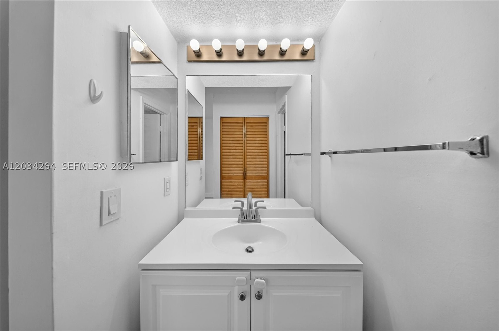 8540 SW 212th St #202, Cutler Bay FL 33189
