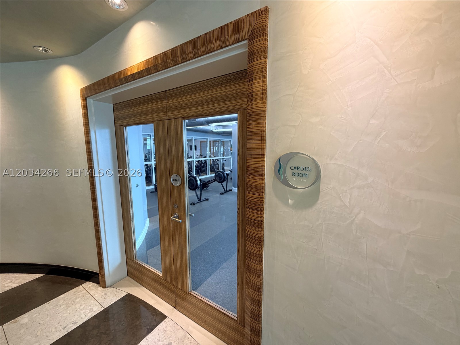 253 NE 2nd St #1006, Miami FL 33132