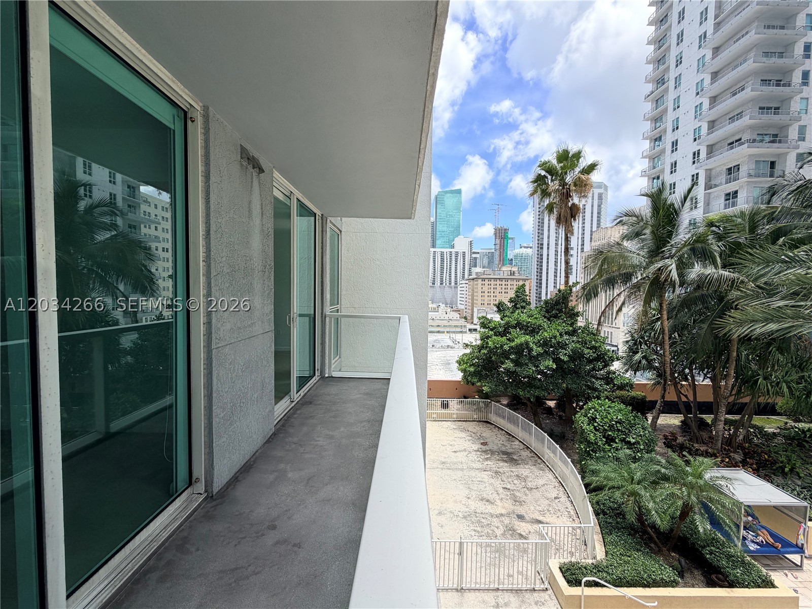 253 NE 2nd St #1006, Miami FL 33132