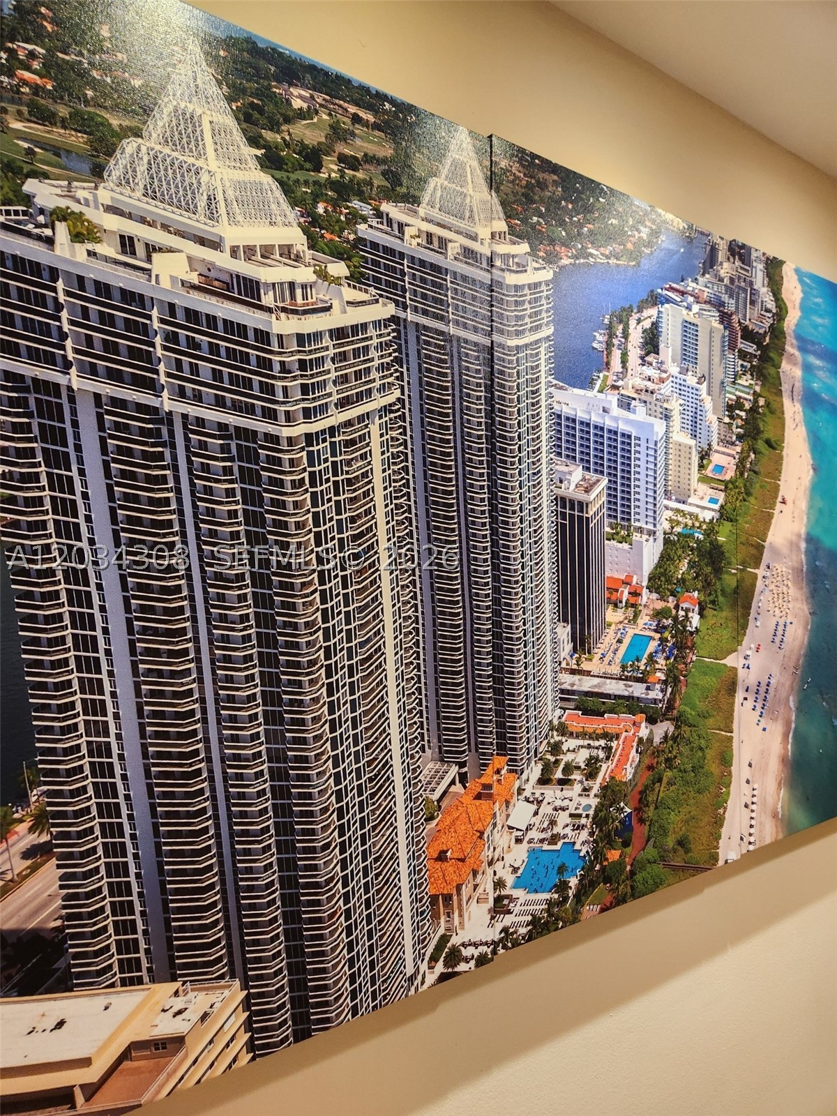 4779 Collins Ave #1804, Miami Beach FL 33140