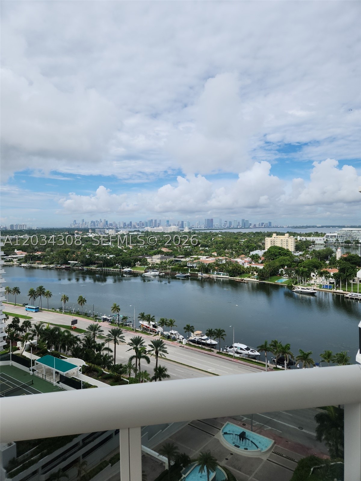 4779 Collins Ave #1804, Miami Beach FL 33140