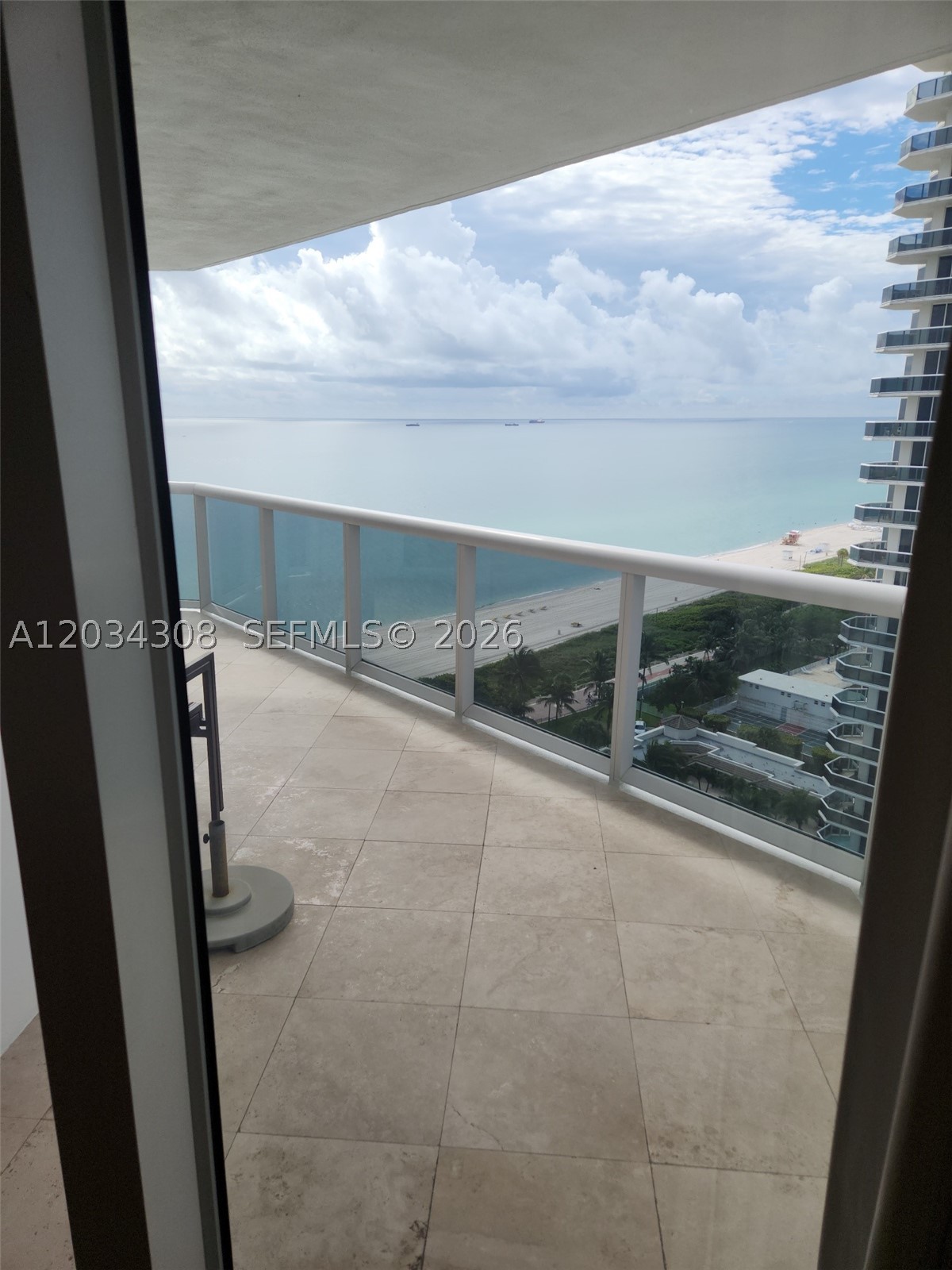 4779 Collins Ave #1804, Miami Beach FL 33140