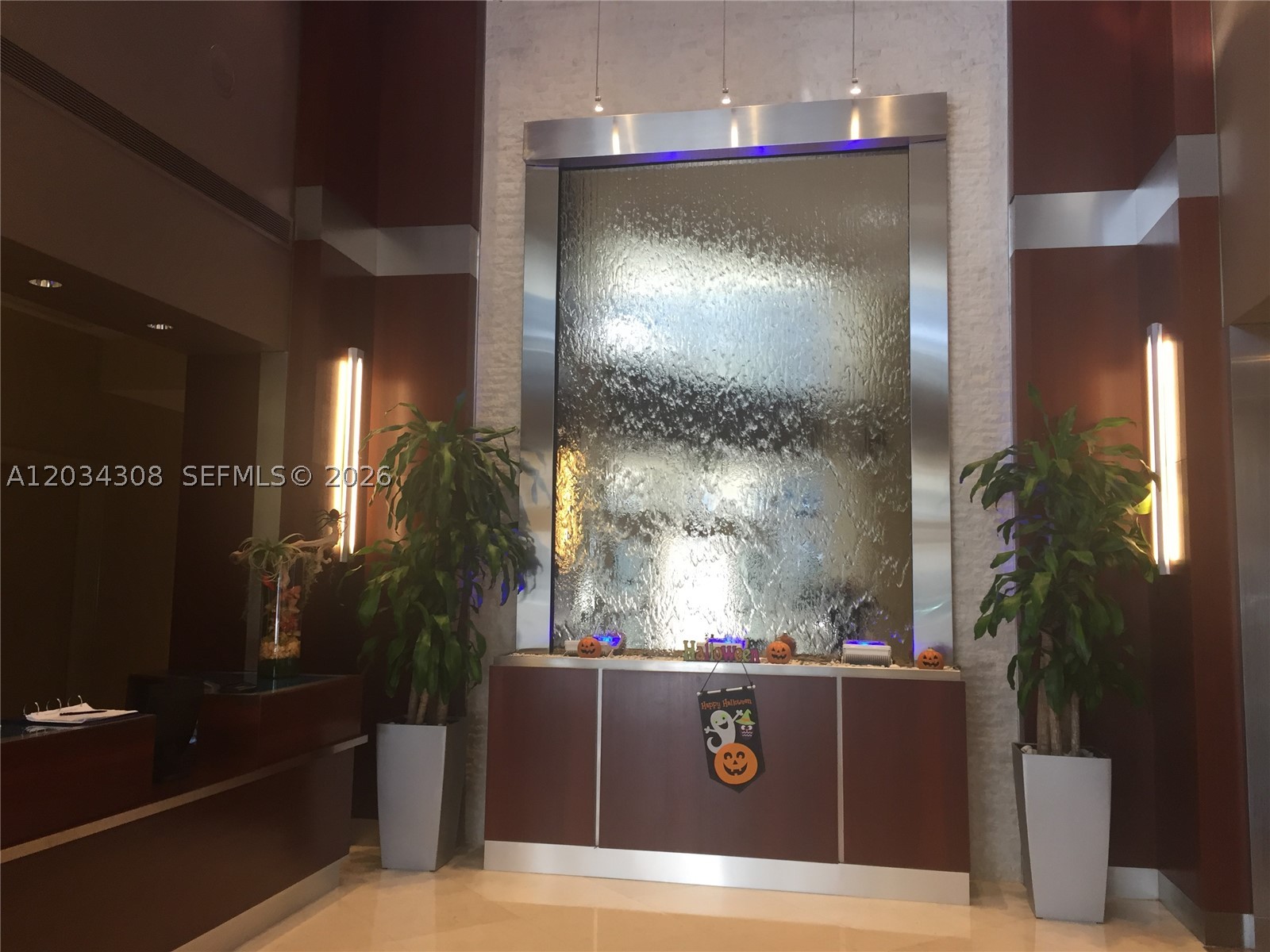 4779 Collins Ave #1804, Miami Beach FL 33140