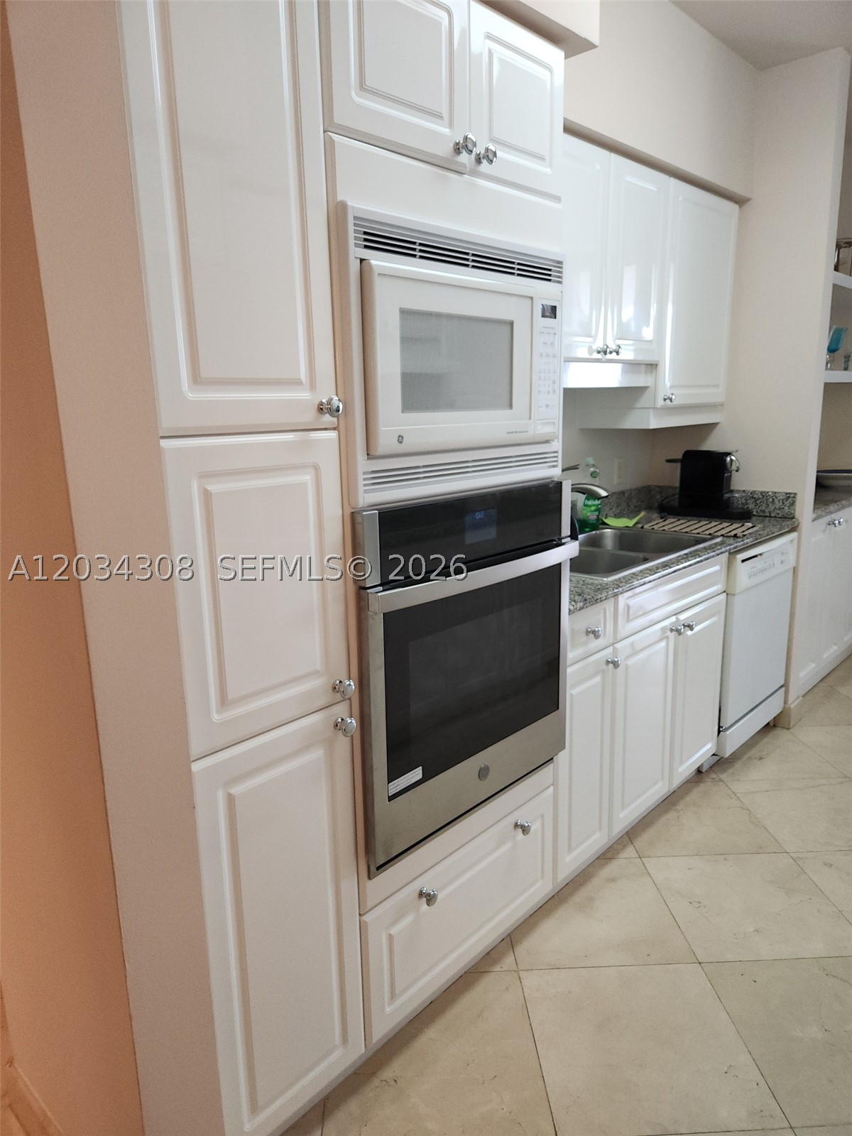 4779 Collins Ave #1804, Miami Beach FL 33140