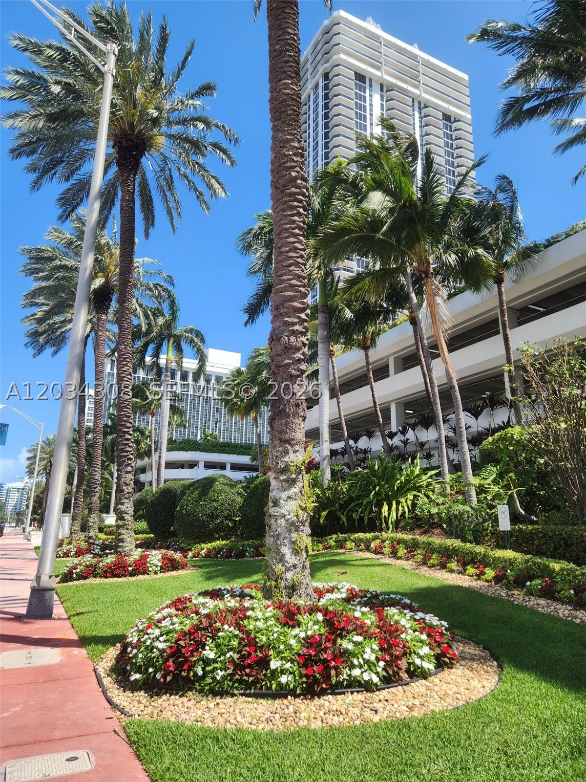 4779 Collins Ave #1804, Miami Beach FL 33140