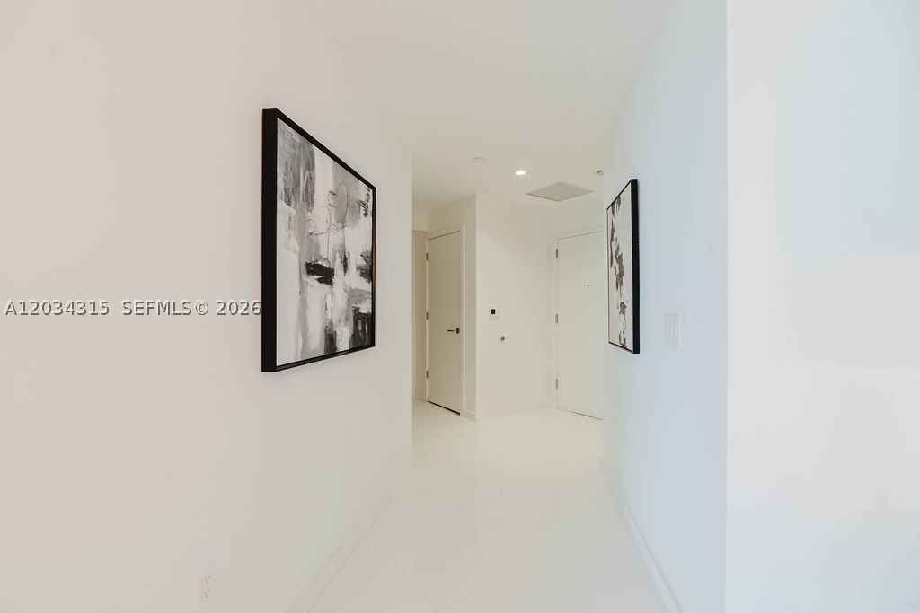 Miami FL 33132 - A12034315