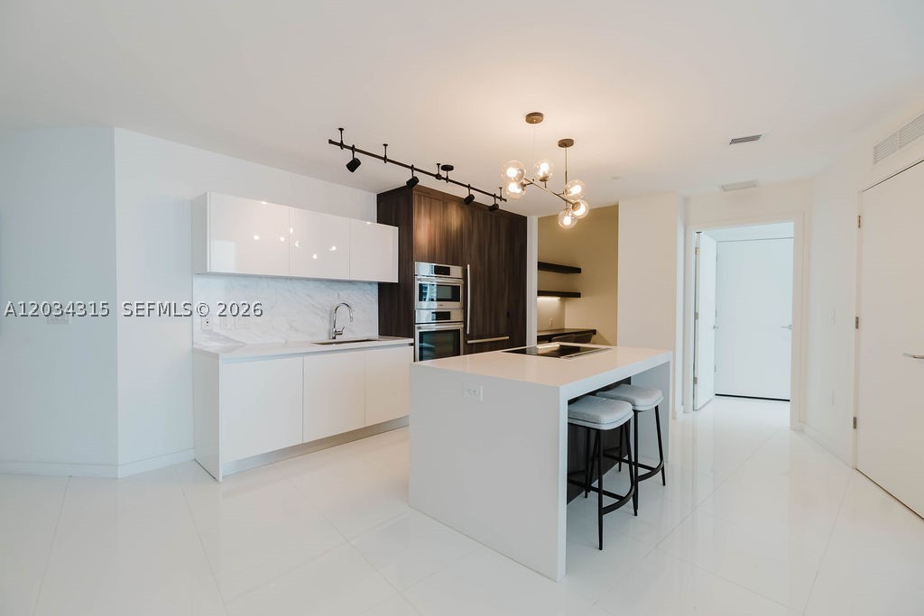 Miami FL 33132 - A12034315