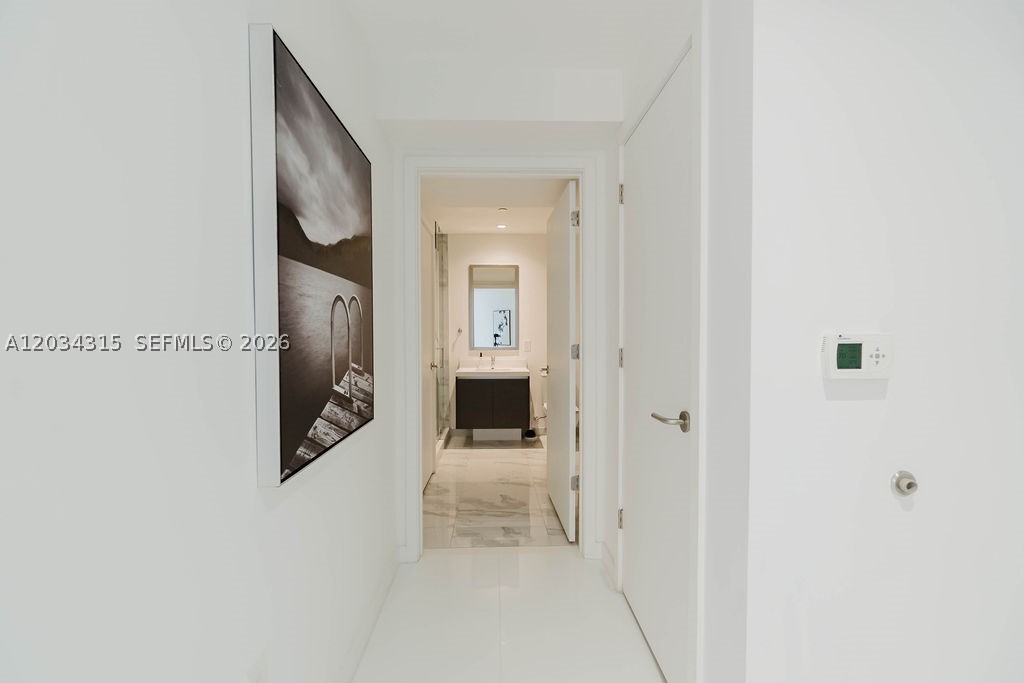 Miami FL 33132 - A12034315