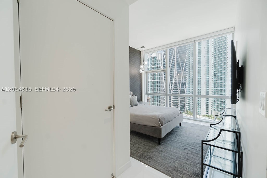 Miami FL 33132 - A12034315