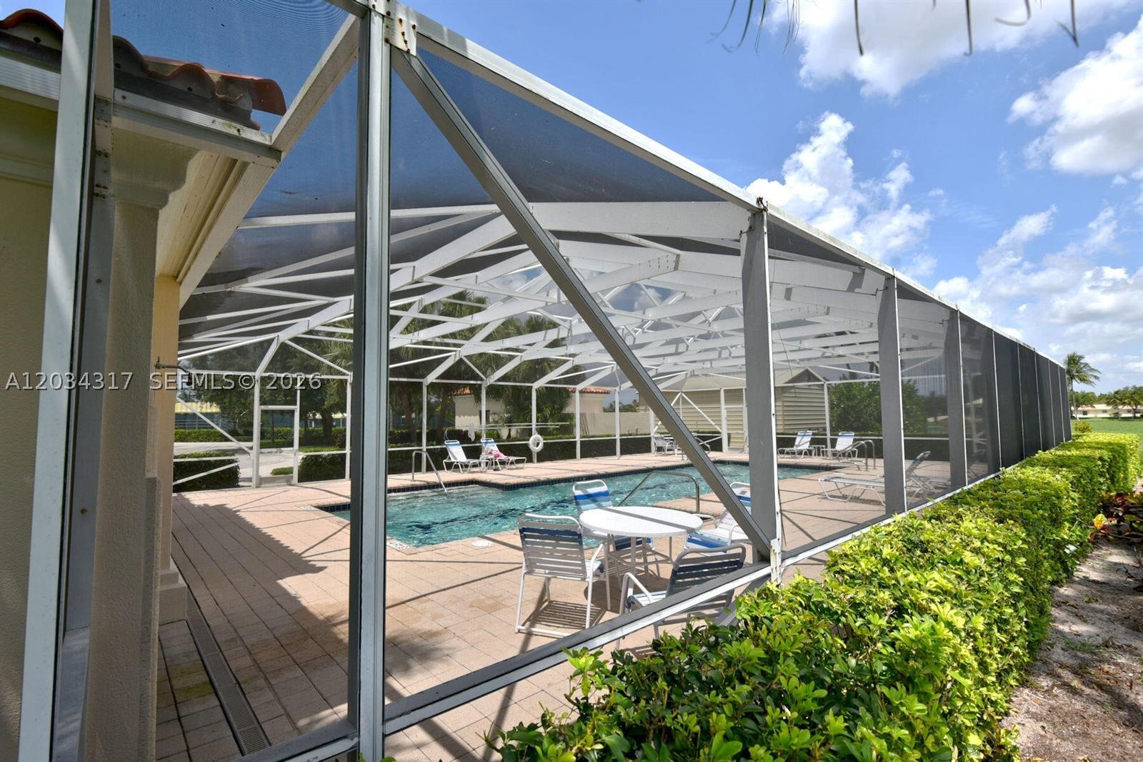 2104 Tigris Dr, West Palm Beach FL 33411