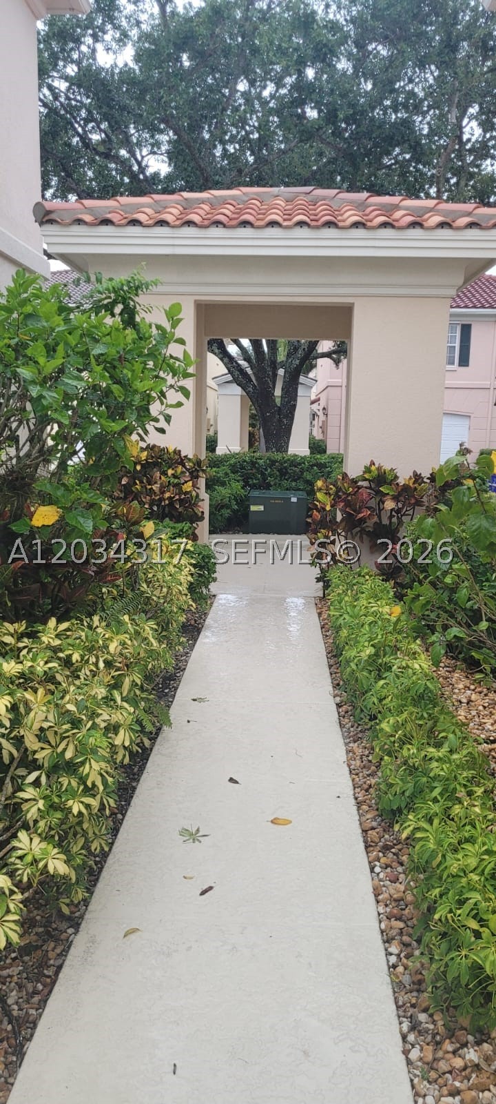 2104 Tigris Dr, West Palm Beach FL 33411