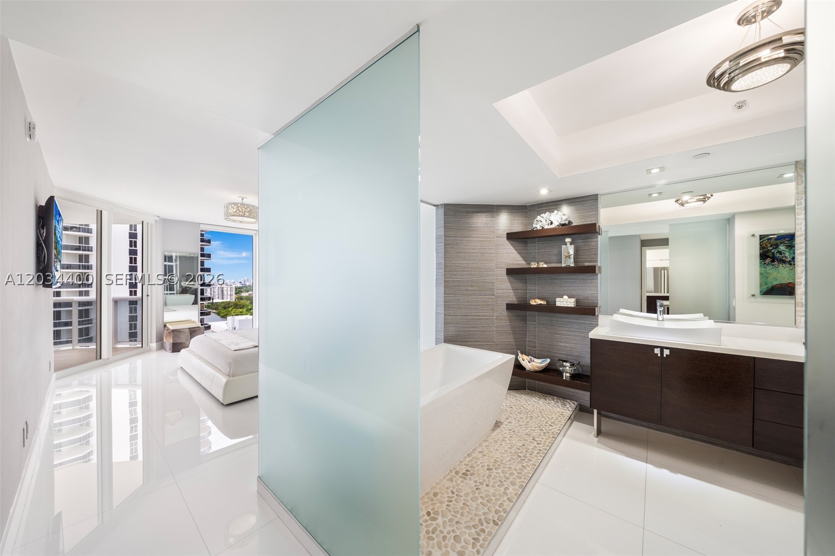 4779 Collins Ave #2604, Miami Beach FL 33140