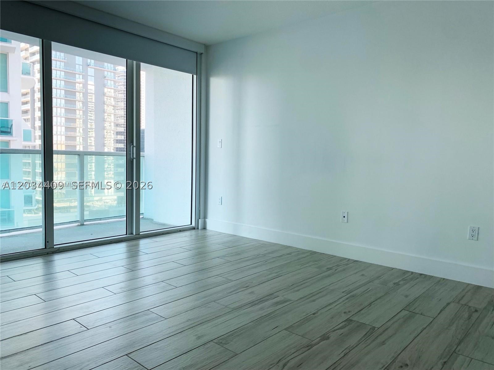 31 SE 5th St #1910, Miami FL 33131