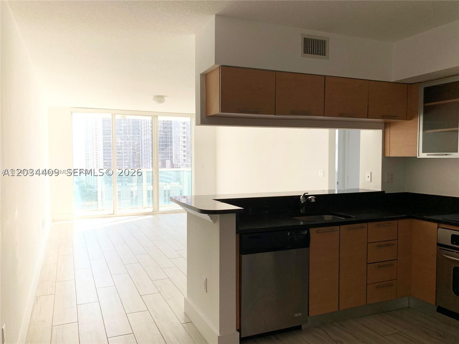31 SE 5th St #1910, Miami FL 33131
