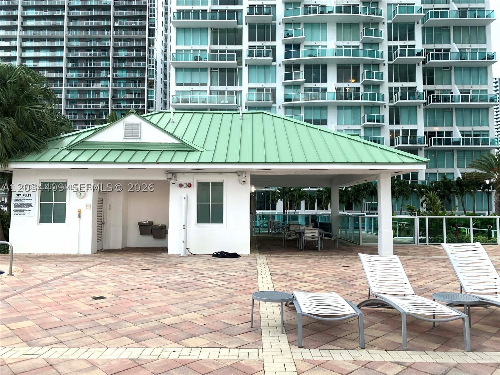 31 SE 5th St #1910, Miami FL 33131