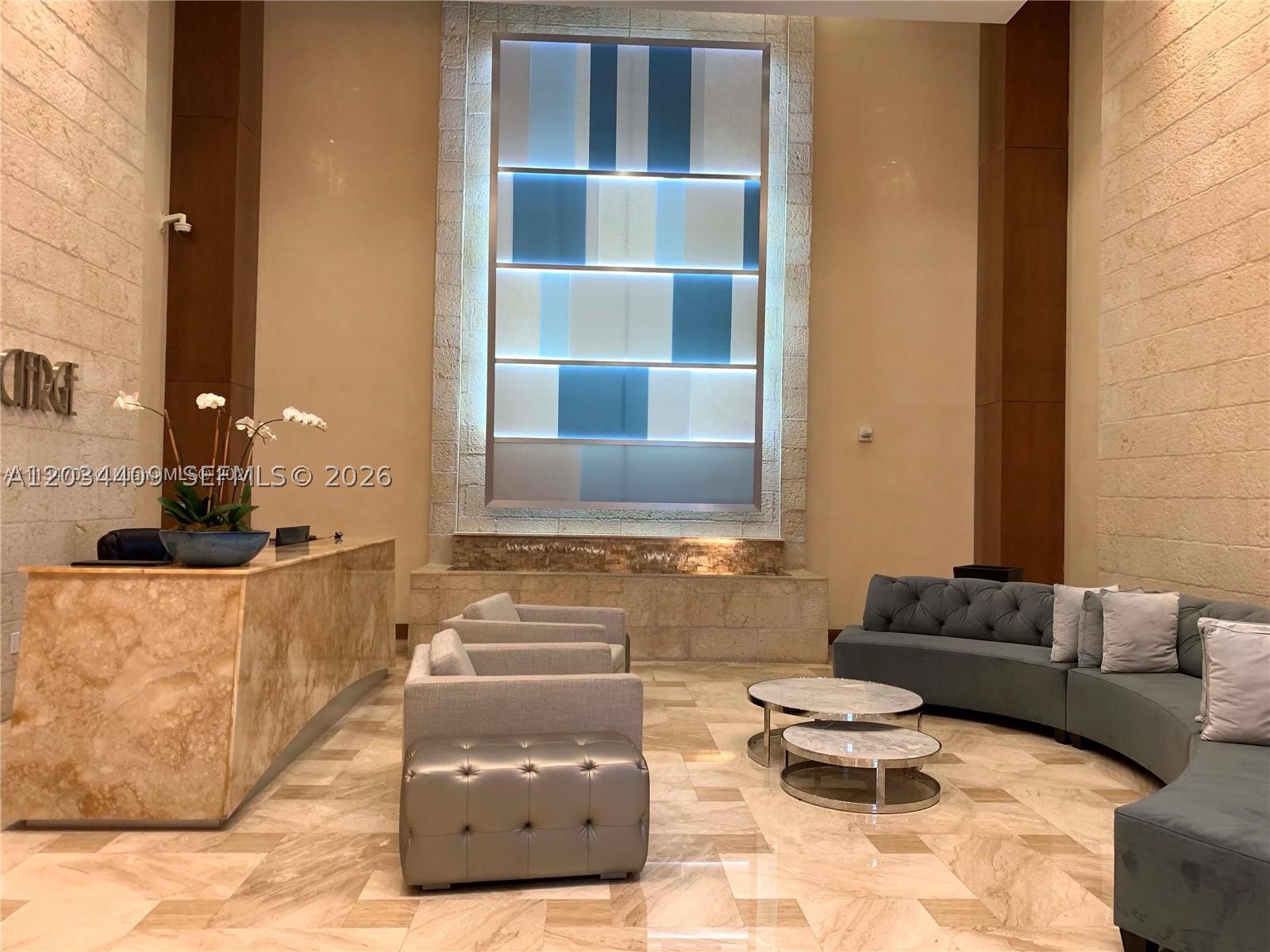 31 SE 5th St #1910, Miami FL 33131